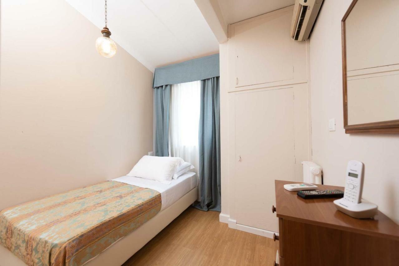 Hotel La Pace Viareggio Esterno foto
