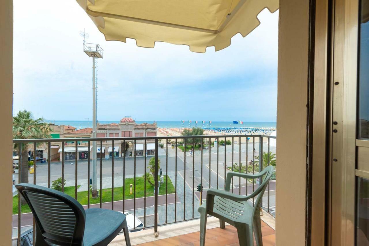 Hotel La Pace Viareggio Esterno foto